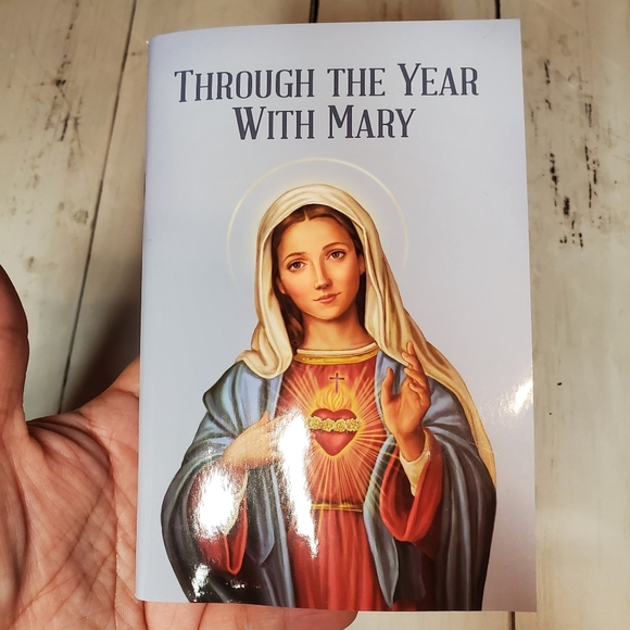 Through the year with Mary devotional book - Picture 2 of 5